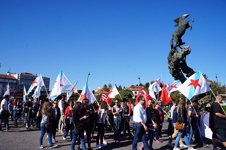 2016 10 06 ManifaFolgaConveniosCentrosChamadasVigo12.JPG